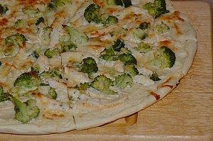 chicken alfredo pizza