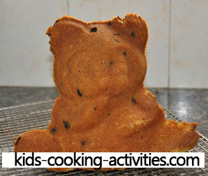 bear stand up cake baked