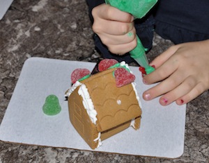 gingerbread house decorating