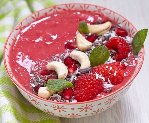 raspberry smoothie bowl