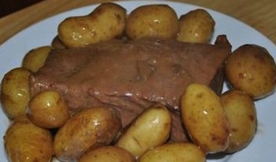 beef roast with potatoes