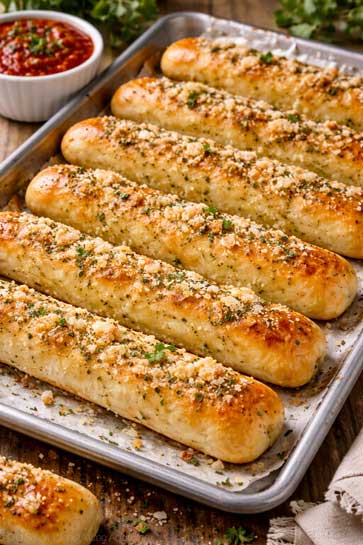 Easy Garlic and Cheese Bread Sticks