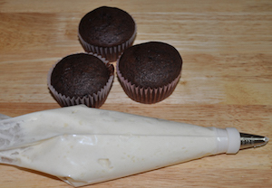 supplies for cream cupcakes