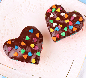 cupcakes shaped as heart