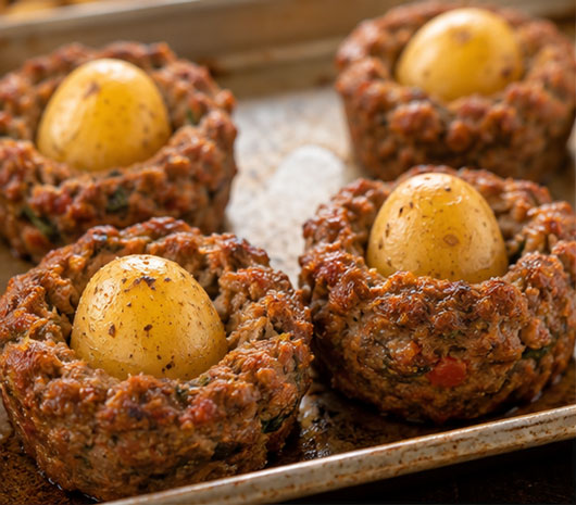 Meatloaf baskets with mini potatoes