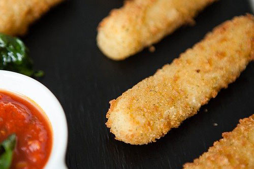 mozzarella sticks in air fryer