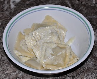 manti sauce on ravioli