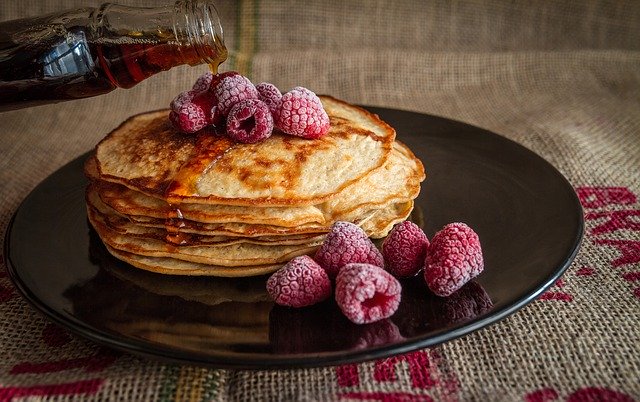 Yogurt pancakes with raspberries