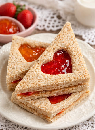 sandwich with jelly heart- CTG