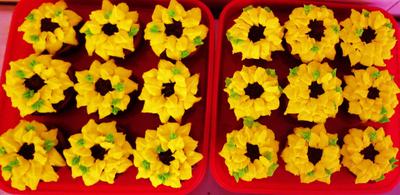 sunflower cupcakes