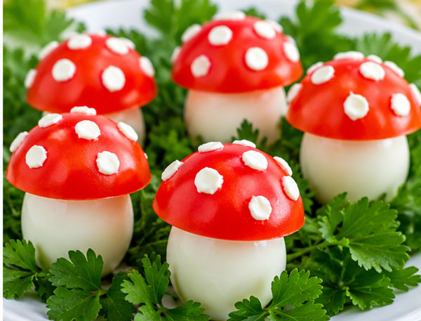 Tomato and hard-boiled egg mushrooms