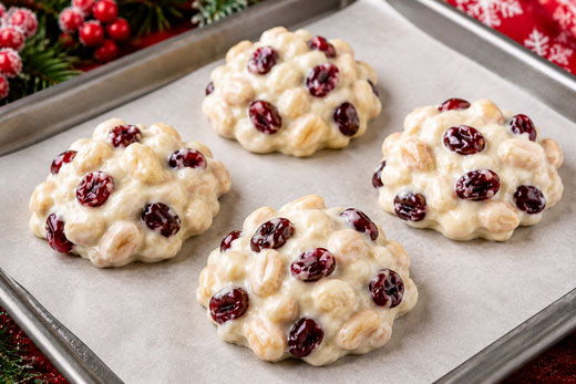 Christmas chocolate peanut clusters